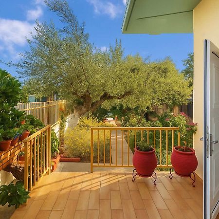 Summer Rose Garden Getaway - A Step To The Beach Kalamata Exterior foto
